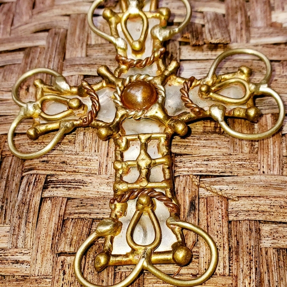 Unbranded Jewelry - 💥SALE 3 for $35💥Mixed Metal Cross Pendant